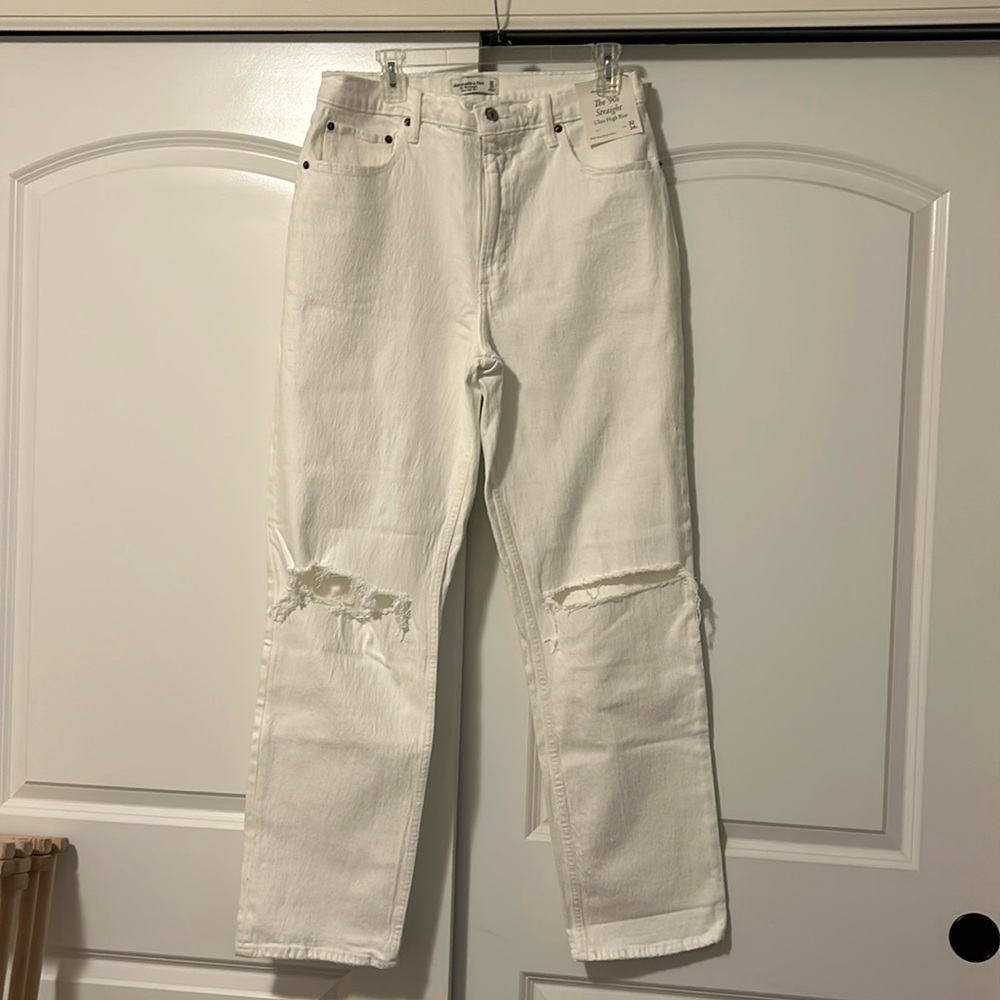 NWT Abercrombie 90’s Straight Ultra High Rise Jeans - Size 14L/32L